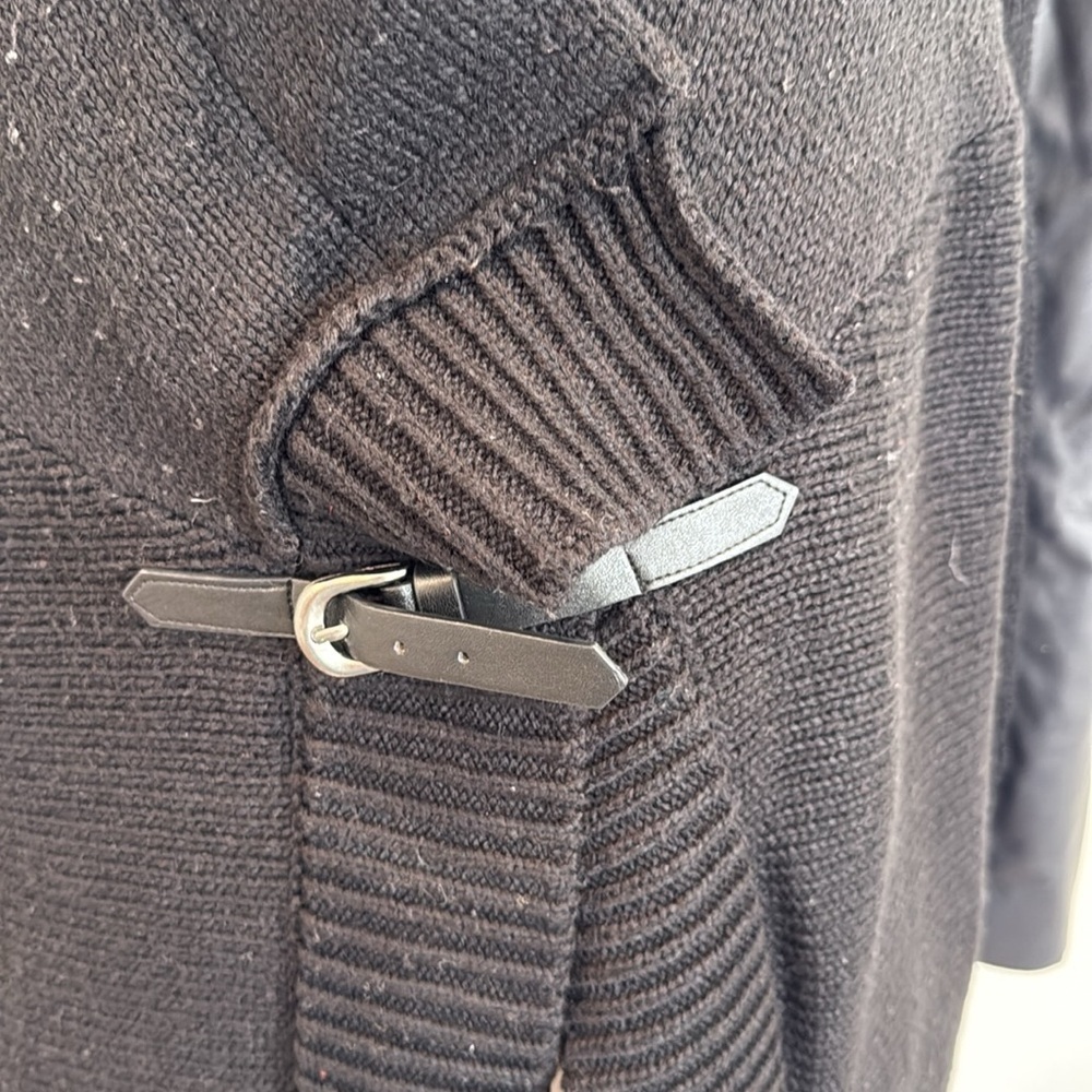 Ellen Tracy Black Knit Cardigan w/ Leather Sleeves and small “belt” closure M/L - Picture 3 of 6